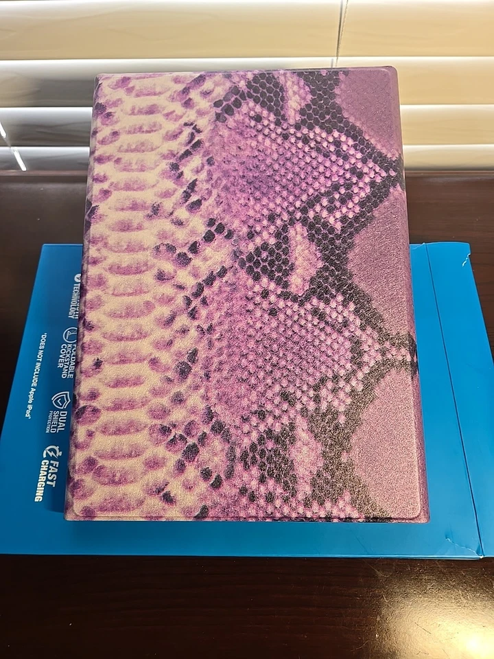 Digital Basics Air Exec Bluetooth Keyboard & Case(Silver) for 10.2 iPad - Image 3 of 4