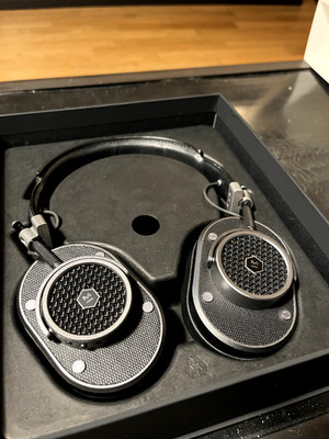 Premium Over-Ear Schwarze Kopfhörer - Master & Dynamic MH40 wireless