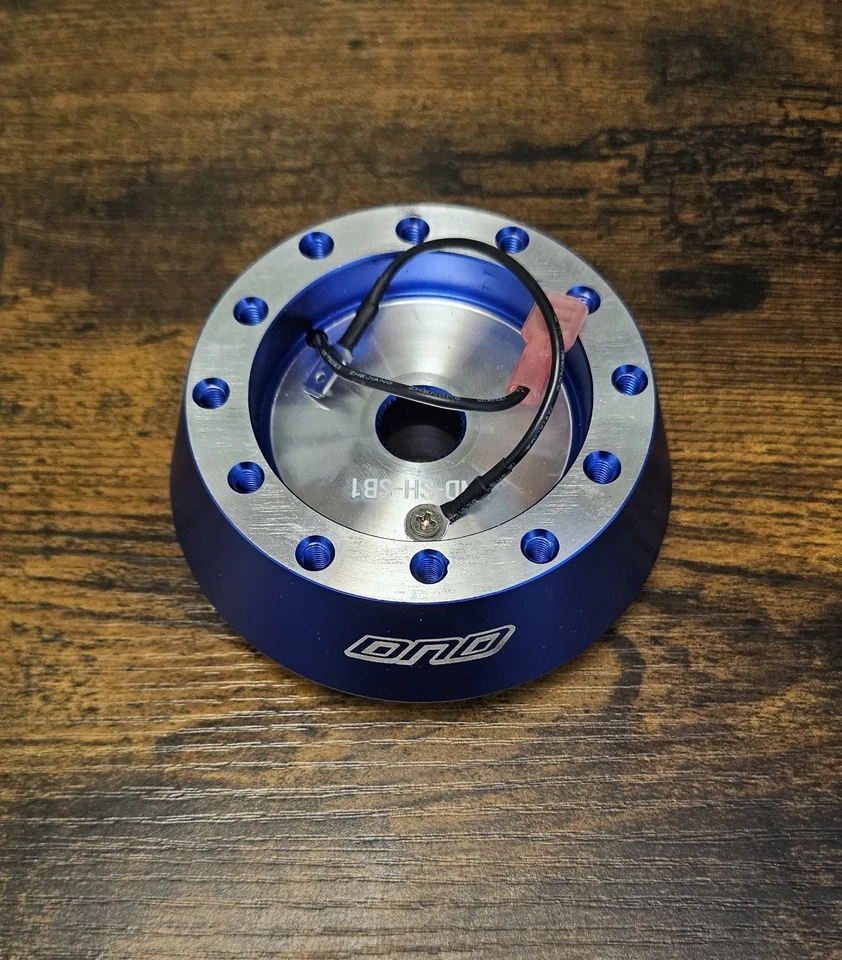 Rueda de carreras Alcantara interior DND Performance, buje de bajo perfil Subaru, ¡y más! Foto 3 de 4