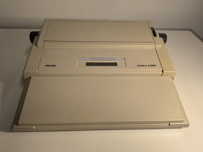Elektrische Schreibmaschine Olivetti Lettera E504 mit Kabel und Abdeckung