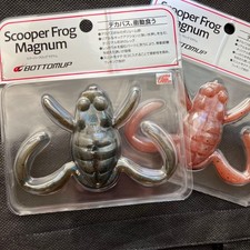 Bottom Up Scooper Frog Magnum Dark Cinnamon Blue, Red Frog