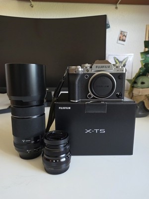 Fujifilm X-T5 40,2MP Spiegellose Systemkamera - Silber (Nur Gehäuse)