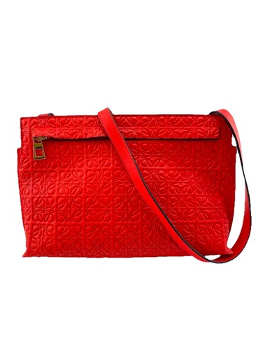 Loewe T Pouch leather clutch bag PM26050333