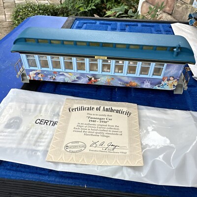 Hawthorne Village Magic Of Disney Express Train, Passenger Car 1940 -50  Bachmann