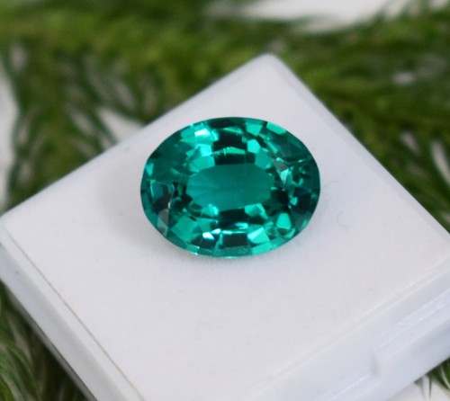 Granate verde impecable forma ovalada de 10 a 12 quilates aprox. Piedras preciosas sueltas certificadas - Imagen 7 de 9