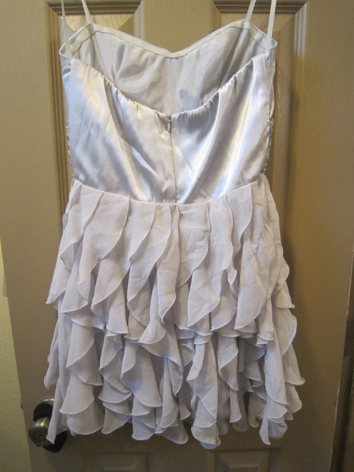 TALLA S ARDEN B PLATA CUENTAS SIN TIRANTES MINI VESTIDO DE VACACIONES, CÓCTEL NUEVO, USADO EN EXCELENTE ESTADO Foto 3 de 4