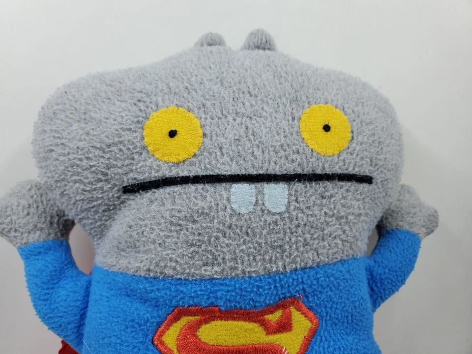 Muñeca fea de peluche de 10" Uglydoll BABO como Superman DC Comics Foto 3 de 4