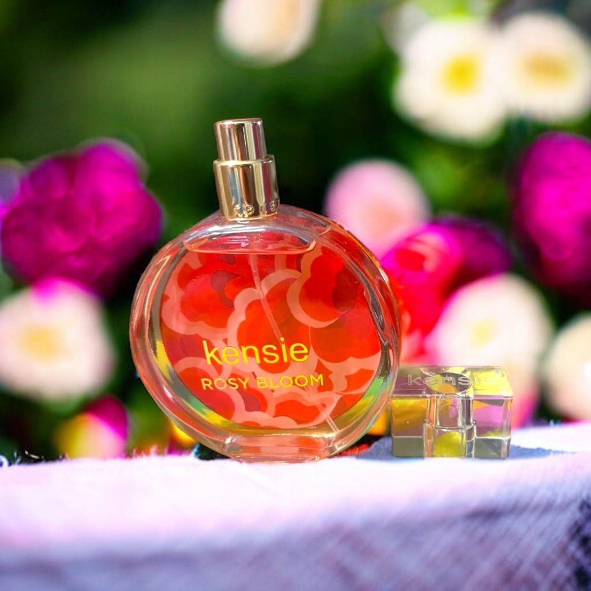 メ*6様 ミナペルホネン/flowercrown/celebrate/Rosy/ Kensie Rosy Bloom Eau De Parfum Spray For Women 3.4 oz Brand New