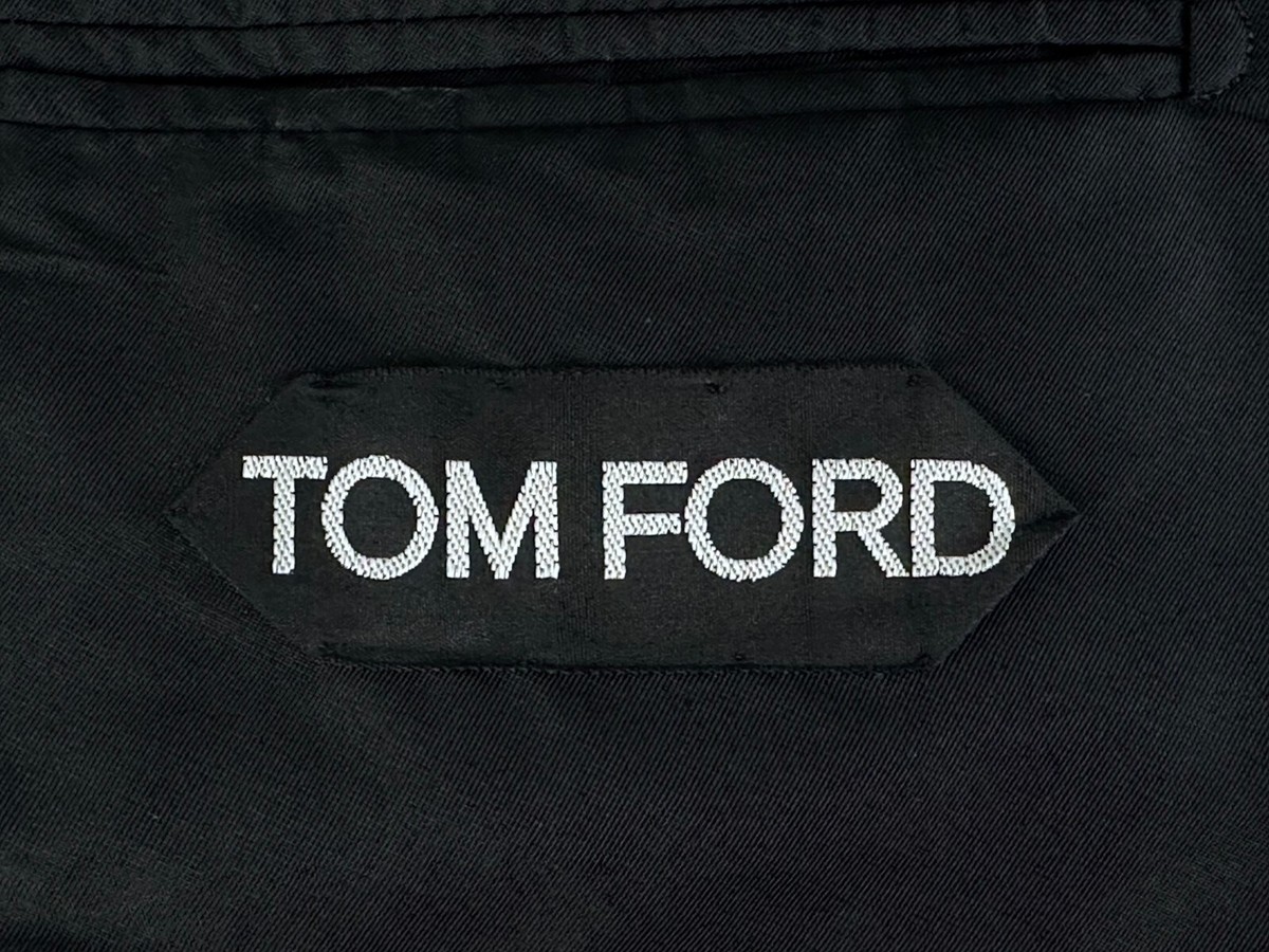 2022 $7995 Tom Ford Silk Velvet Shawl Lapel Dinner Jacket
