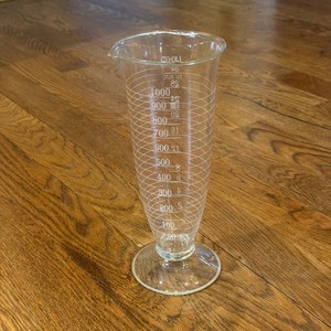 Vintage PYREX 32oz 1000ml Apothecary Graduated Cylinder Beaker Pharmacy Glass