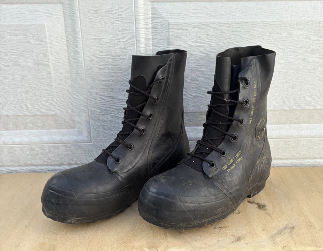 Vtg US 1982 size 10R Airborne Mickey Mouse Bunny Boots Black Extreme Cold