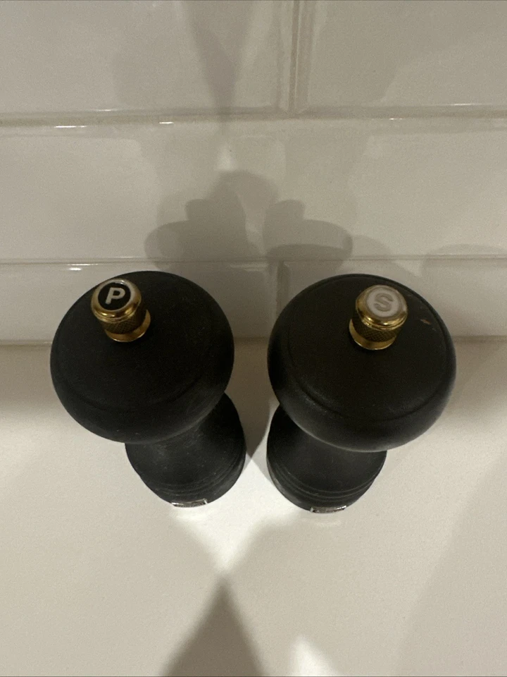 Juego de molinillo de sal y pimienta Trudeau Graphite 6" Foto 2 de 4