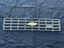 1975-76 Chevy Truck Grill C10 C20 343982 Oem Grille 75 Blazer Pickup Suburban 1975-76 Chevy Truck Grill C10 C20 343982 Oem Grille 75 Blazer Pickup Suburban