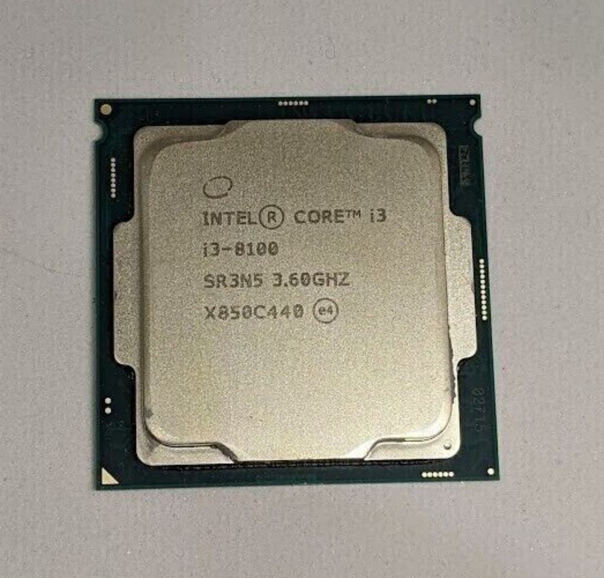 Intel Core i3-8100 3.60GHz CPU 二つ