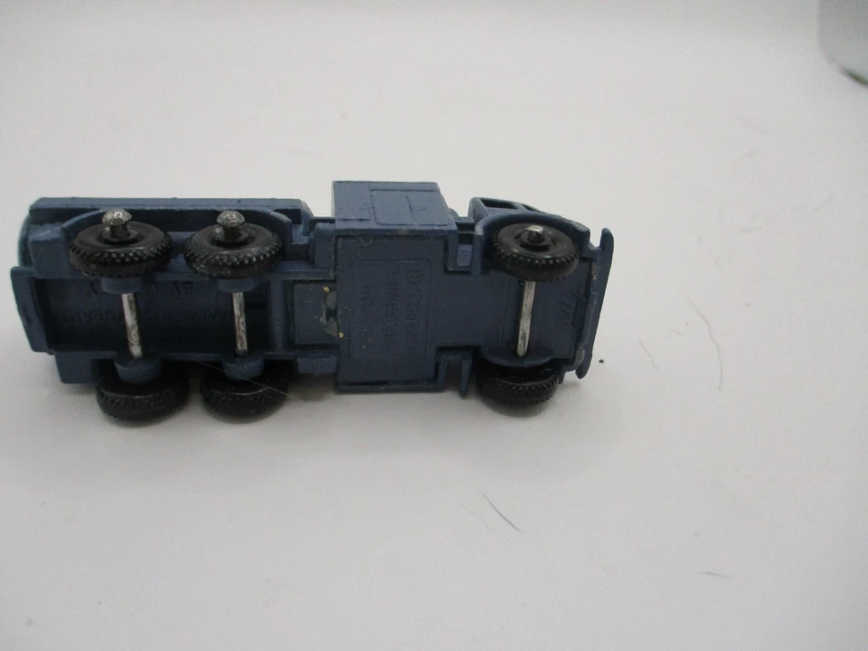 Vintage MATCHBOX LESNEY NO.73A RAF  10 TON PRESSURE REFUELLER. RESTORED CODE 3 - Image 2 of 4