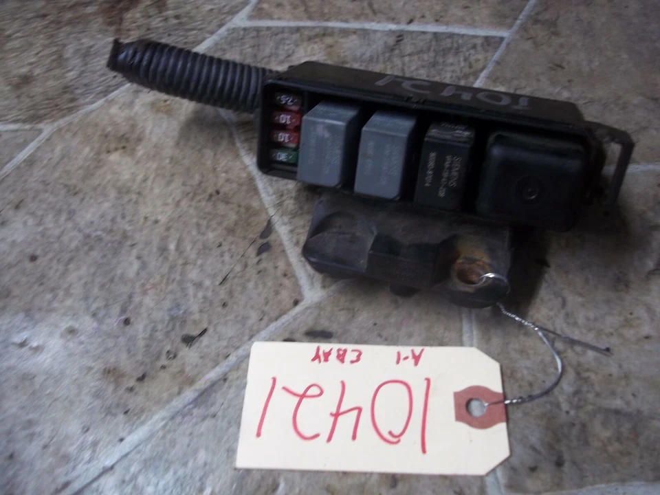 Toyota Corolla 2000-2002 motor más pequeño fusible relé de potencia caja bloque de circuito OEM Foto 4 de 4