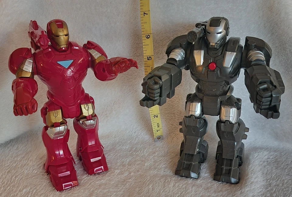 Lote de carga de armadura máquina de guerra y robots caminantes Iron Man 2010 Marvel Hasbro Foto 2 de 4