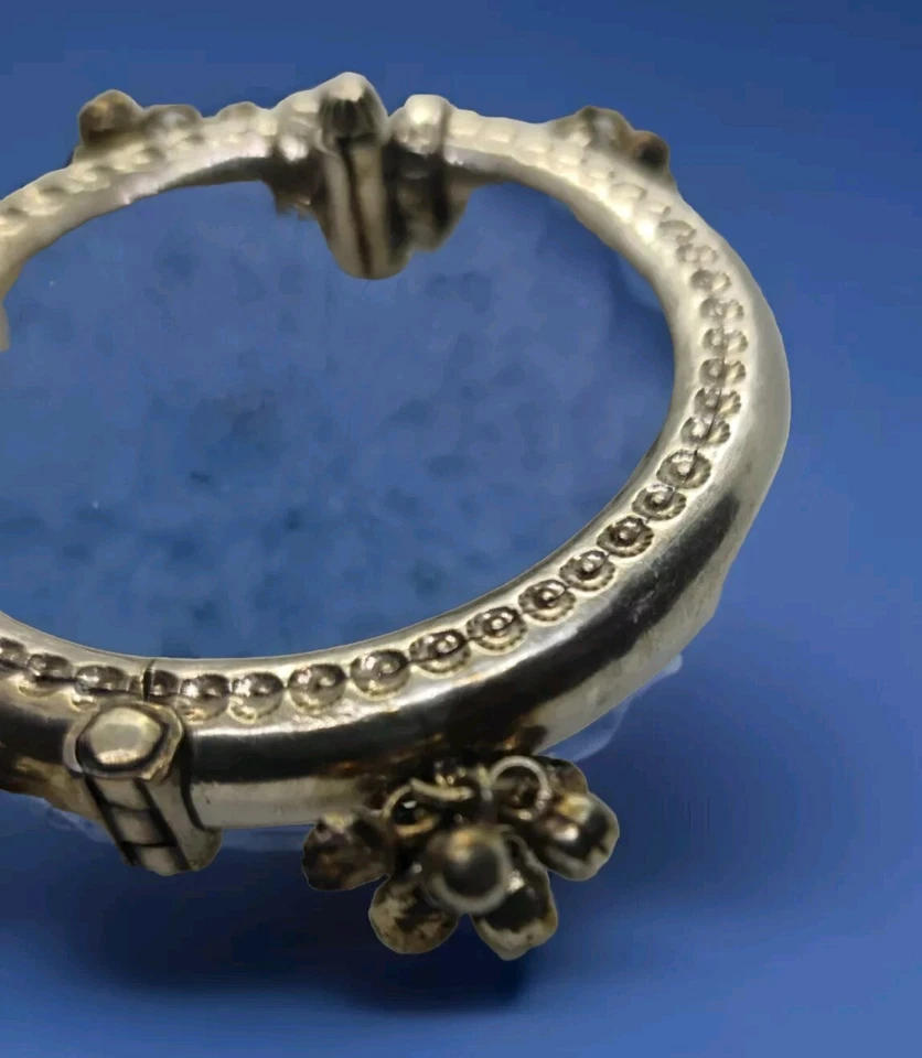 bracciale Argento tibetano donna. Apribile diametro interno 6cm. - Immagine 4 di 4