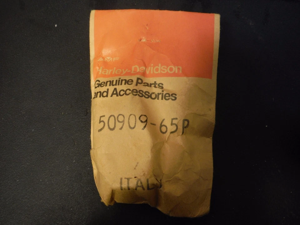 Soporte de montaje para reposapiés Harley Davidson NOS Aermacchi Sprint C H SS SX 50909-65 Foto 3 de 4