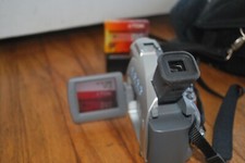 CANON DIGITAL CAMCORDER, NTSC-2R60 TESTED/WORKS, WITH CASE