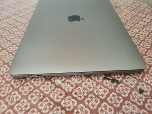 macbook pro 2019 i5-quad core 2.4ghz 8gb 500gb touchbar - Afbeelding 11 van 15
