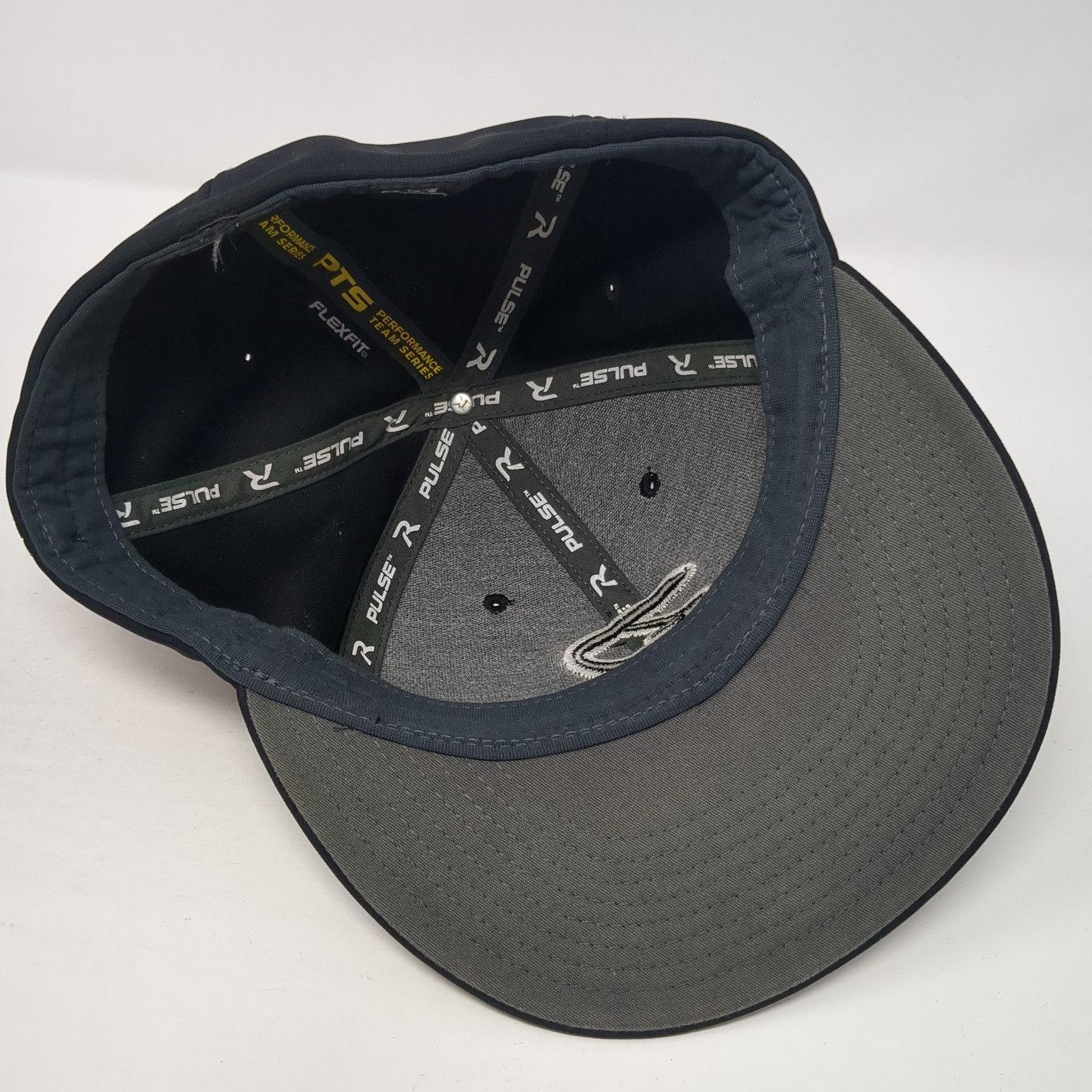 P Fitted Baseball Hat Black Medium Embroidered Lo… - image 7