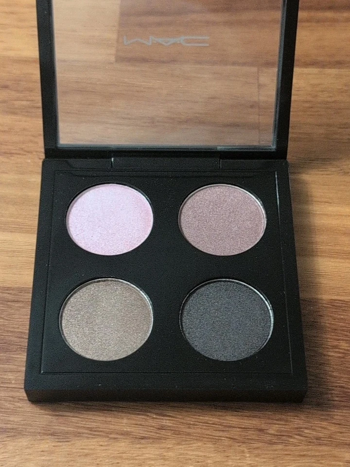 MAC Eyeshadow x 4 Quad *Pink Freeze* (5.6g/0.19oz) *RARE*-NEW - Image 2 of 3