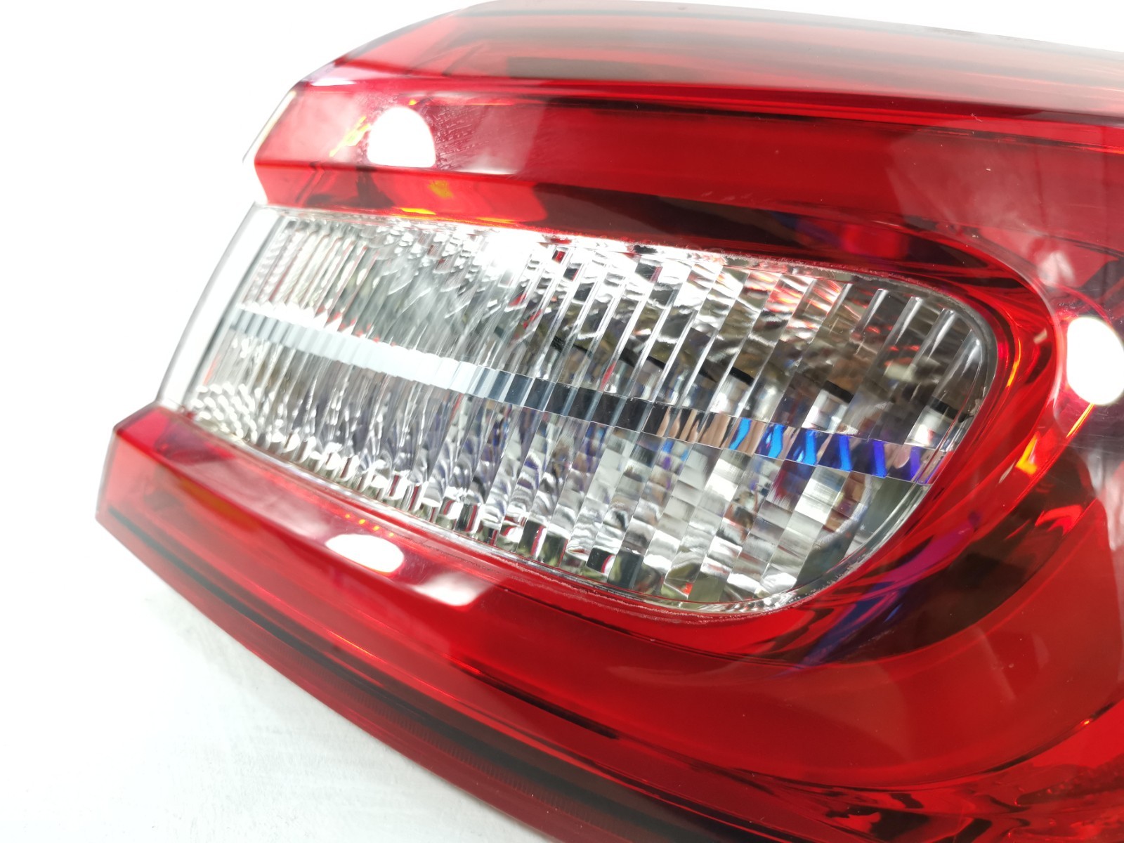 Maserati Quattroporte S Q4 3.0L AWD 2015 Rear Right Side Outer Tail Light Lamp