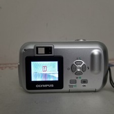 Olympus CAMEDIA D-395 Digital Camera Silver FOR PARTS NOT WORKING