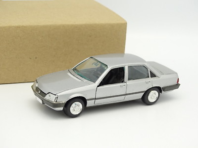 Gama SB 1/43 - Opel Rekord Grau