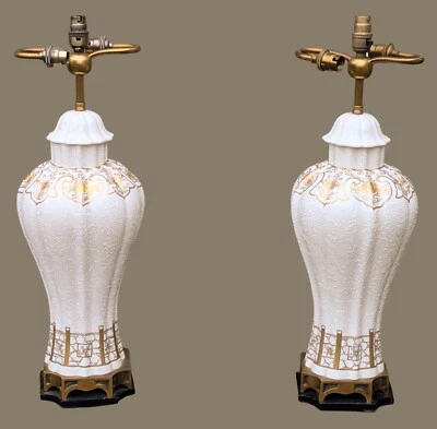 Hermoso par grande de lámparas de mesa de porcelana de París estilo Qianlong - Imagen 1 de 4