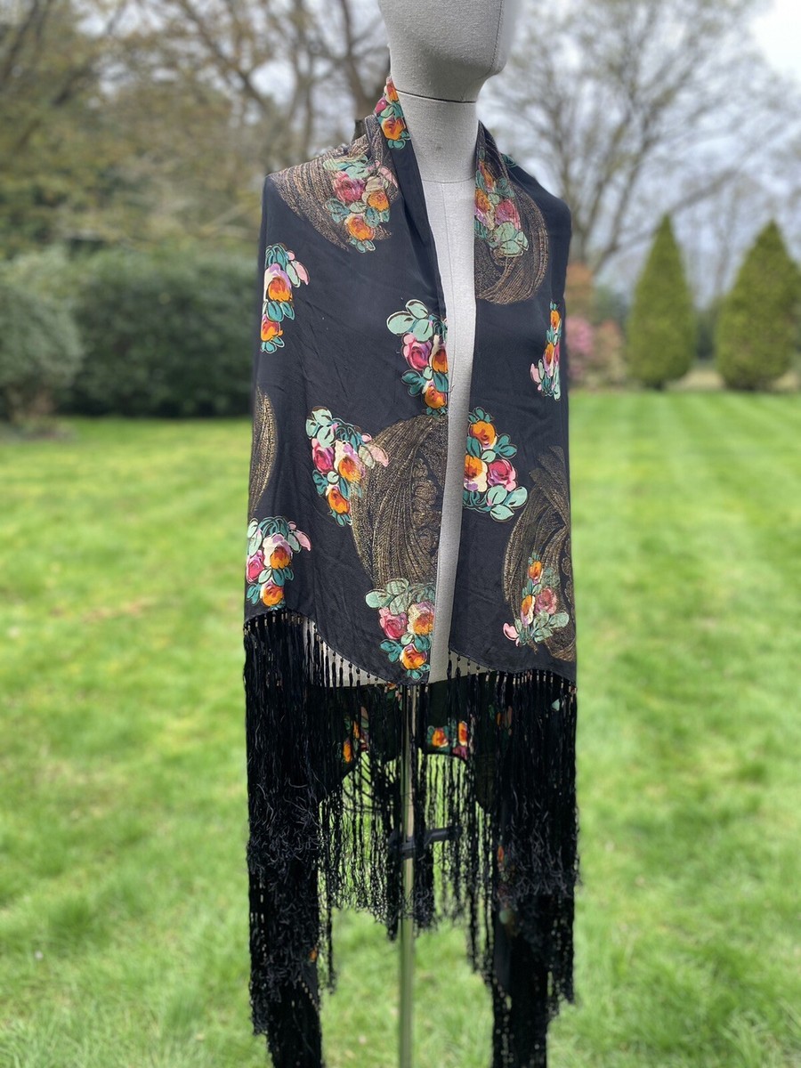 black piano shawl