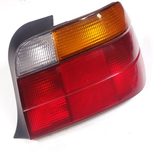 BMW 3er E36 Compact Rücklicht Heckleuchte orange hinten rechts 8357870