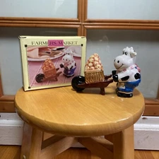 Farmers Market Cow Pushing Wheelbarrow Salt And Pepper Shaker Set