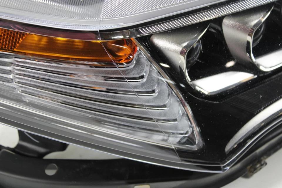 2015-2017 Acura TLX Right Headlight Assembly OEM **DAMAGED** NJ1 - Image 3 of 4