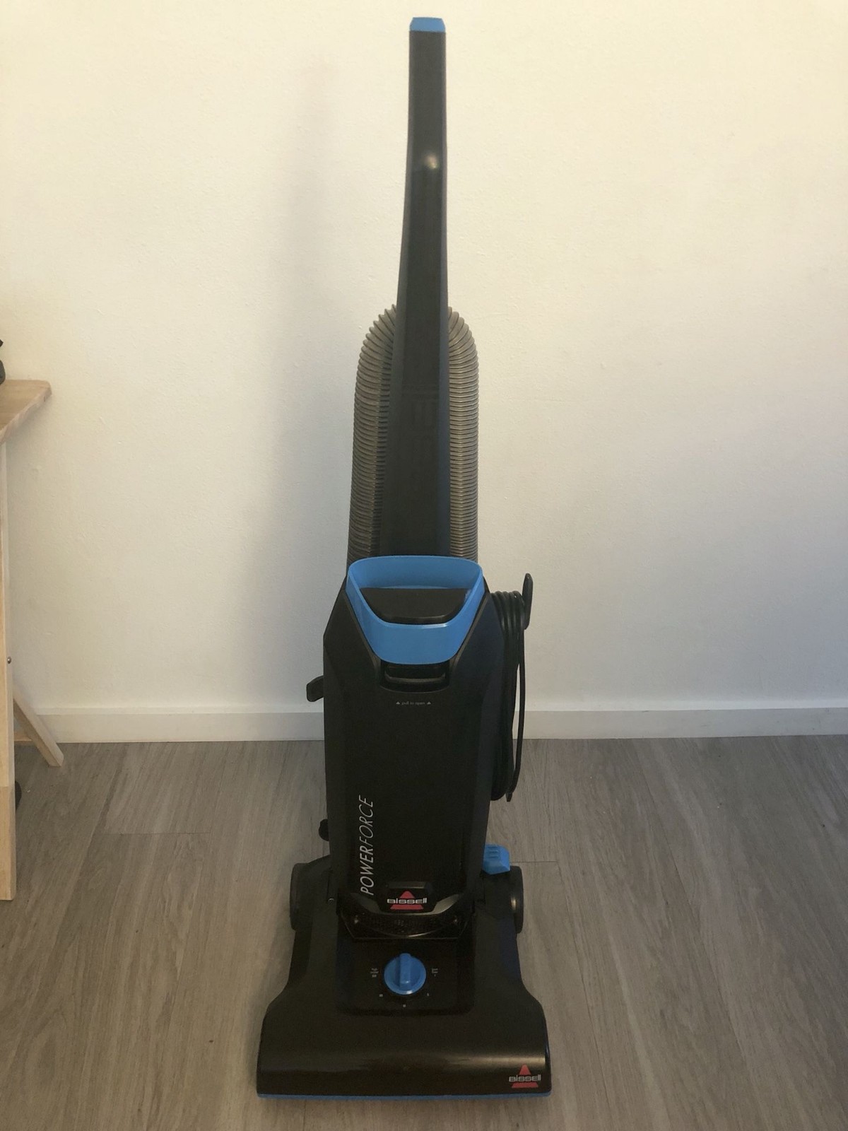 Bissell 1739 Powerforce Bagged Vacuum Cleaner, Blue