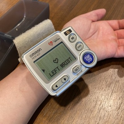 Omron HEM-637 Digital Wrist Blood Pressure Monitor With Plastic Case