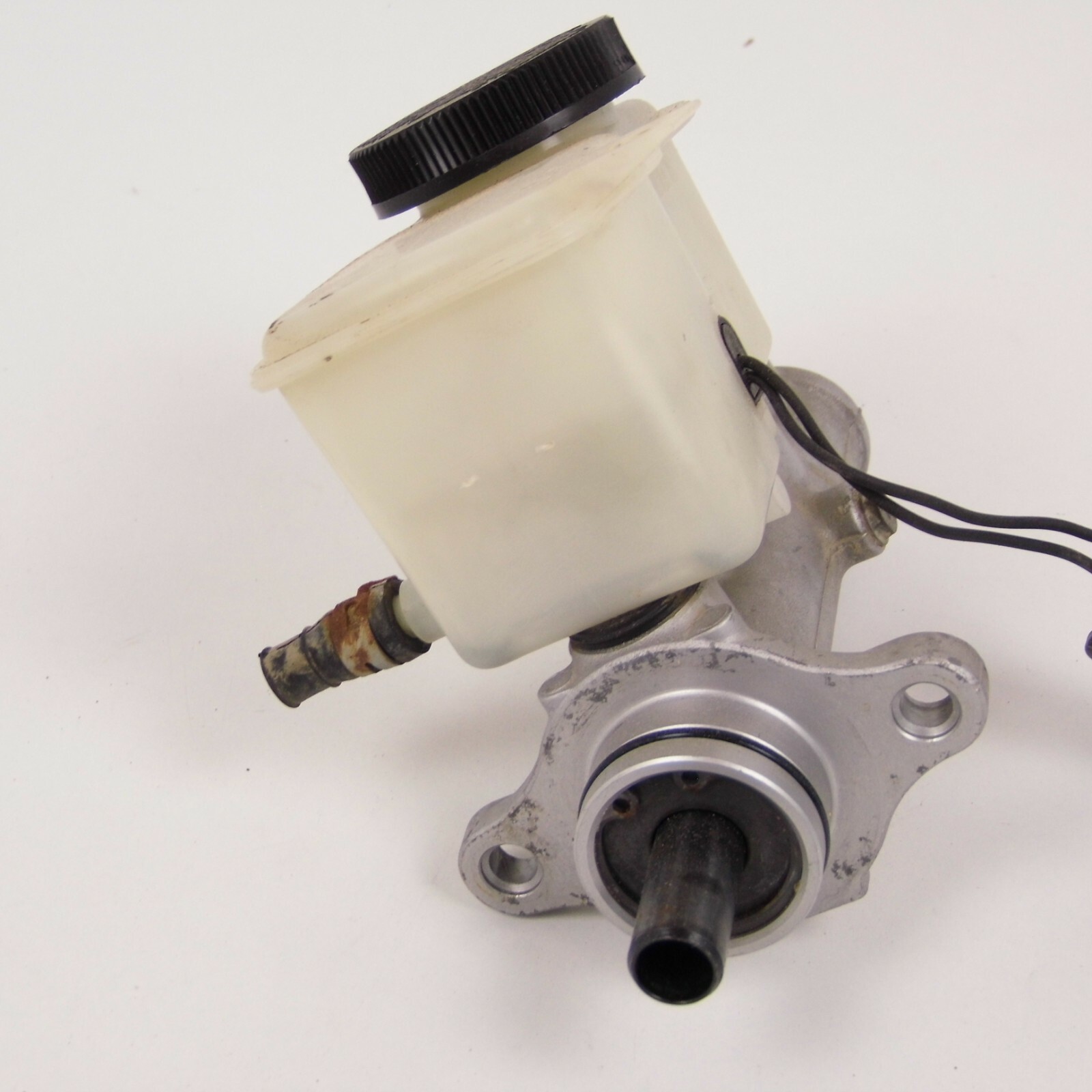 B26J4340Z Genuine 9803 Mazda Familia 323 BJ Brake Master Cylinder eBay