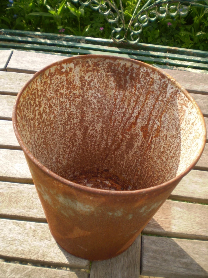 Architectural salvage, Vintage 1970's metal flower vase planter, florist bucket - Image 3 of 4