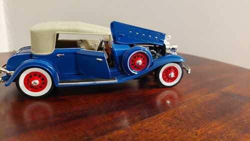 1932 Chrysler lebaronn 1/32 scale diecast model, used in display cases - Picture 8 of 12