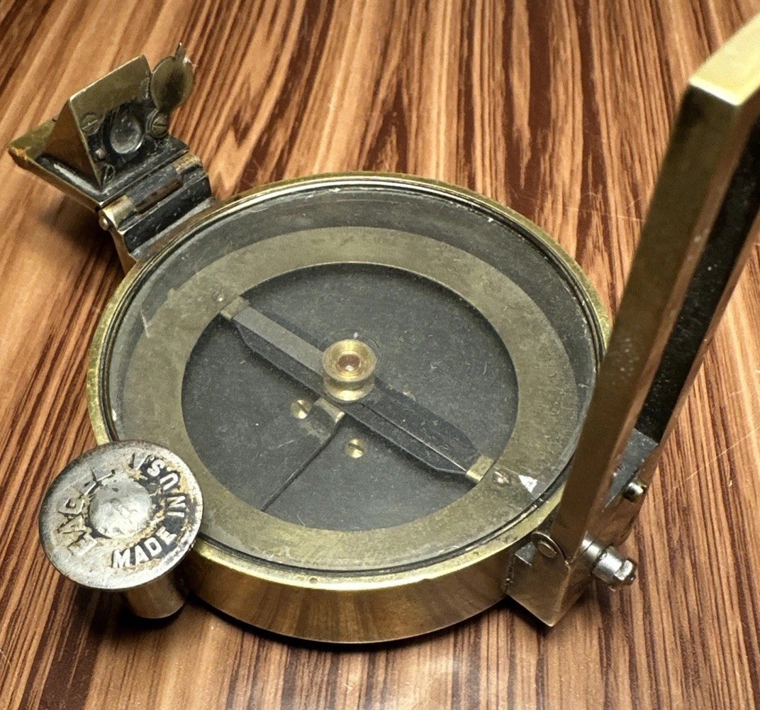 【中古】 The　management　compass Large Solid Brass Prismatic Surveyors Compass (1930's) Works