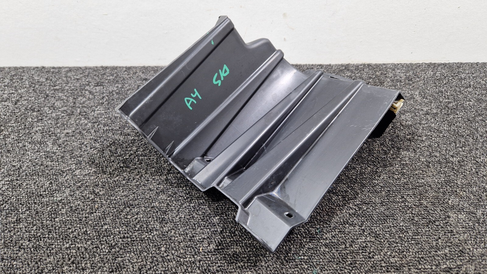 BMW X5 X6 G05 G06 Rear Right Underbody Panel Cover Trim 7424902