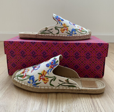 jordan 4s footaction