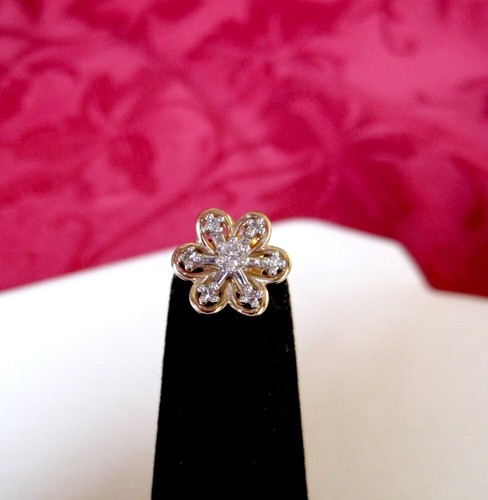 14K YELLOW GOLD TWO TONE GOLD SMALL DIAMOND FLOWER STUDS EARRINGS 3 GRAMS - Picture 6 of 6