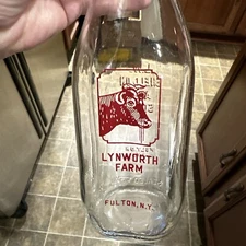 Lynworth Farm L. W. Sheldon And Sons ACL Quart Milk Bottle Fulton New York NY