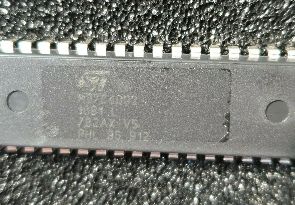 STMICROELECTRONICS M27C4002 1081L INTEGRATED CIRCUIT 4/PK (IN20S2) - Image 2 of 2