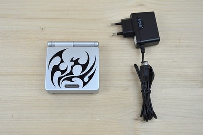 GBA - Nintendo GameBoy Advance SP Tribal Edition (guter Zustand)