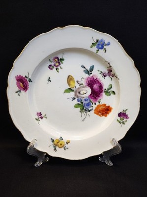 Meissen antiker Speiseteller Ø 23,3 cm Blumenmalerei alter Manier, ''Punktzeit''