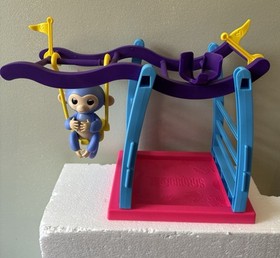 Fingerlings Monkey Bar Interactive Playset w/ERROR Box-Works Good