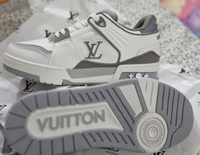 Louis Vuitton LV Trainer Men s Low Top Lace-Up Sneakers White/Gray Leather 0280